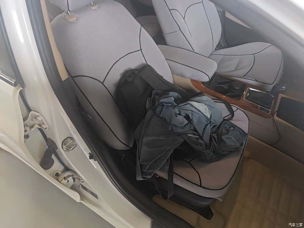 Hyundai DLX, 2014 25