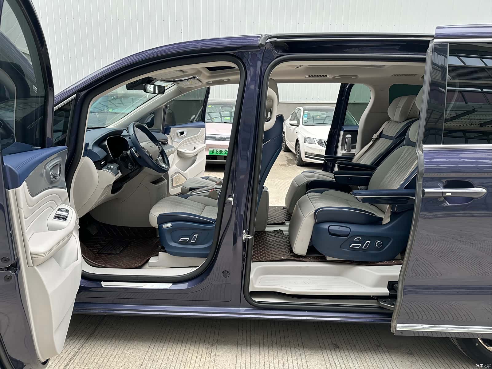 Roewe iMAX8, 2022 10