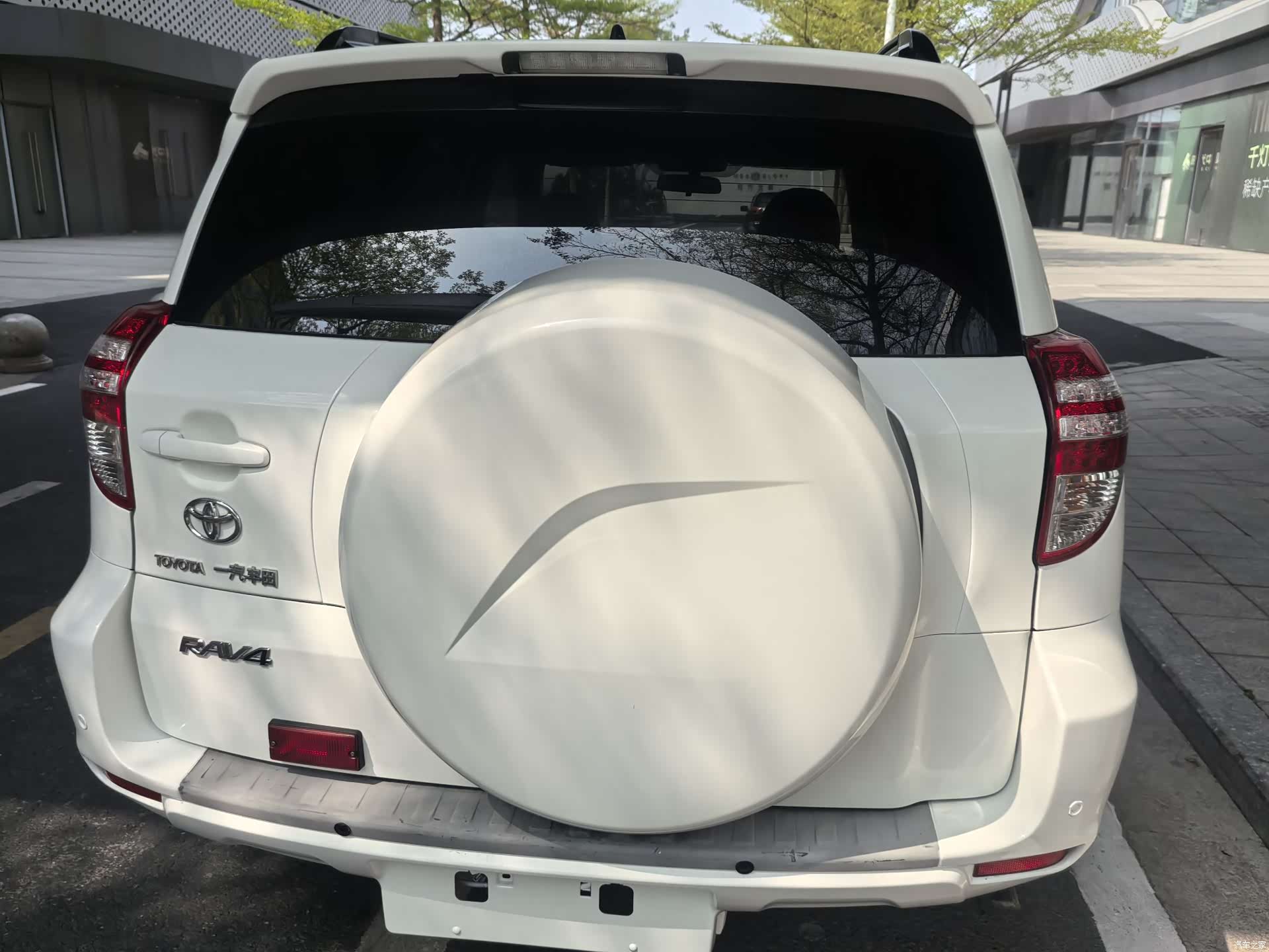 Toyota RAV4, 2011 7