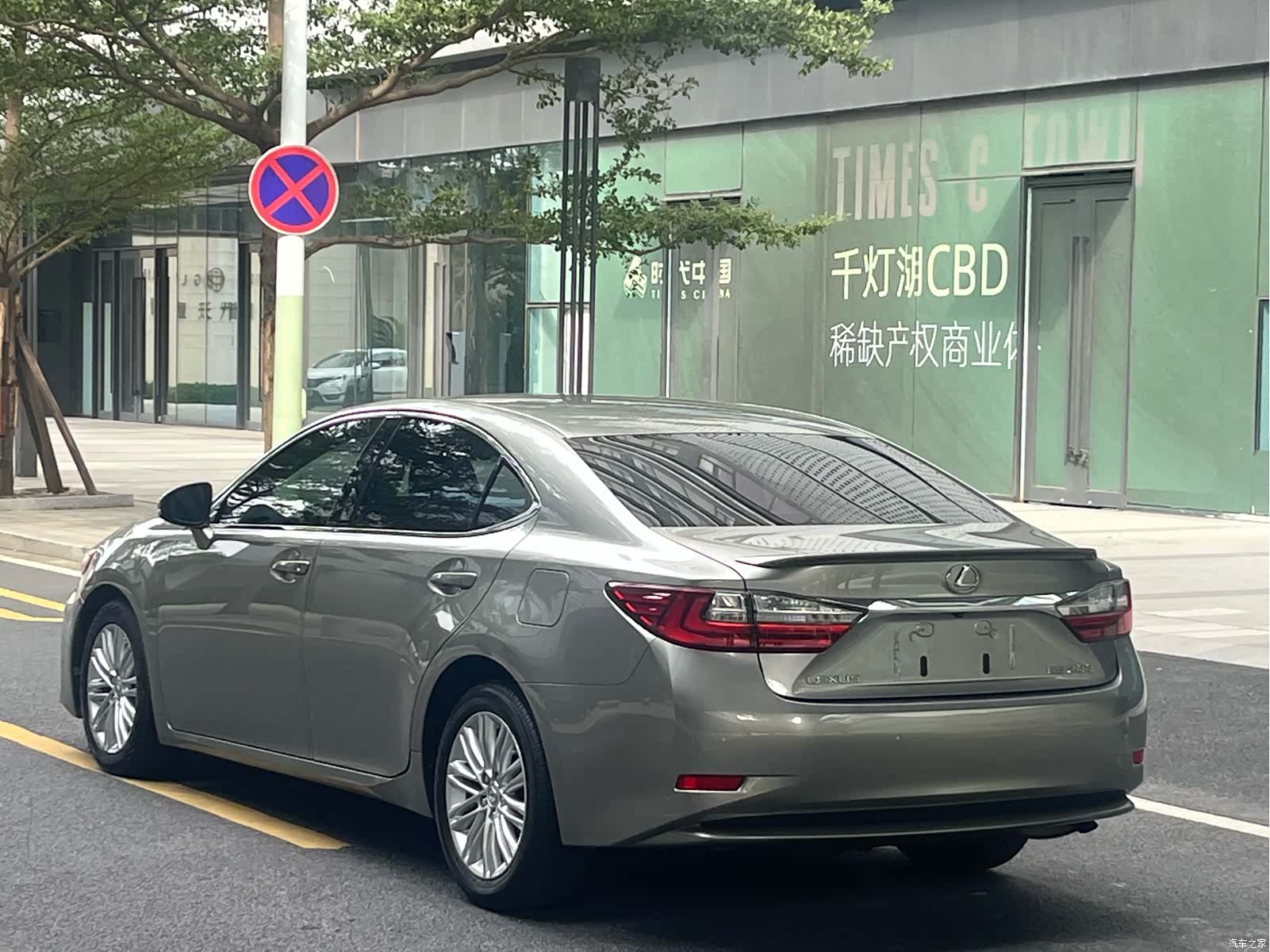 Lexus ES, 2018 4