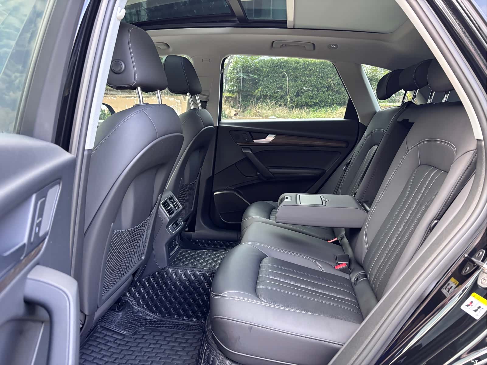 Audi Q5L, 2022 10