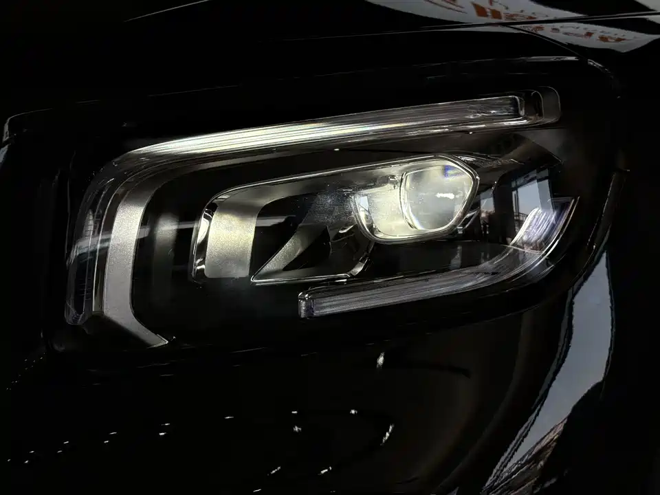Mercedes-Benz GLB Mercedes-Benz GLB