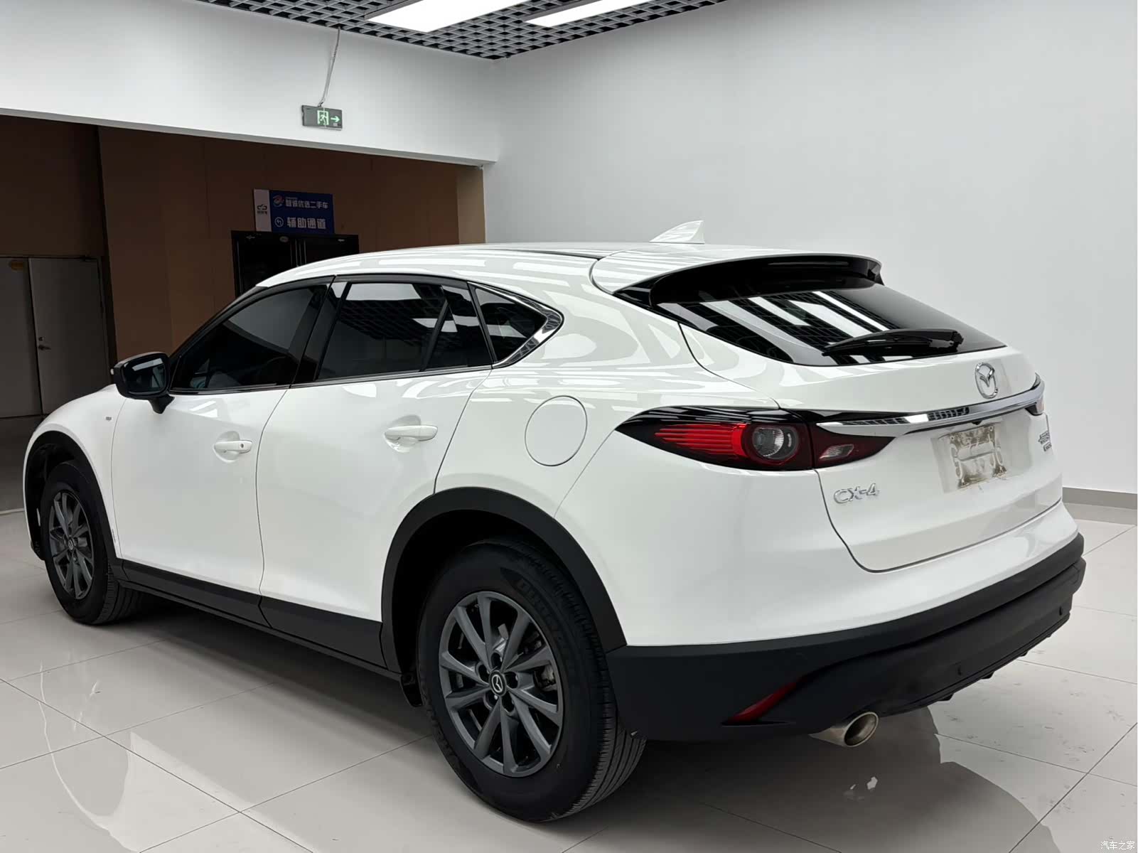 Mazda CX-4, 2023 6