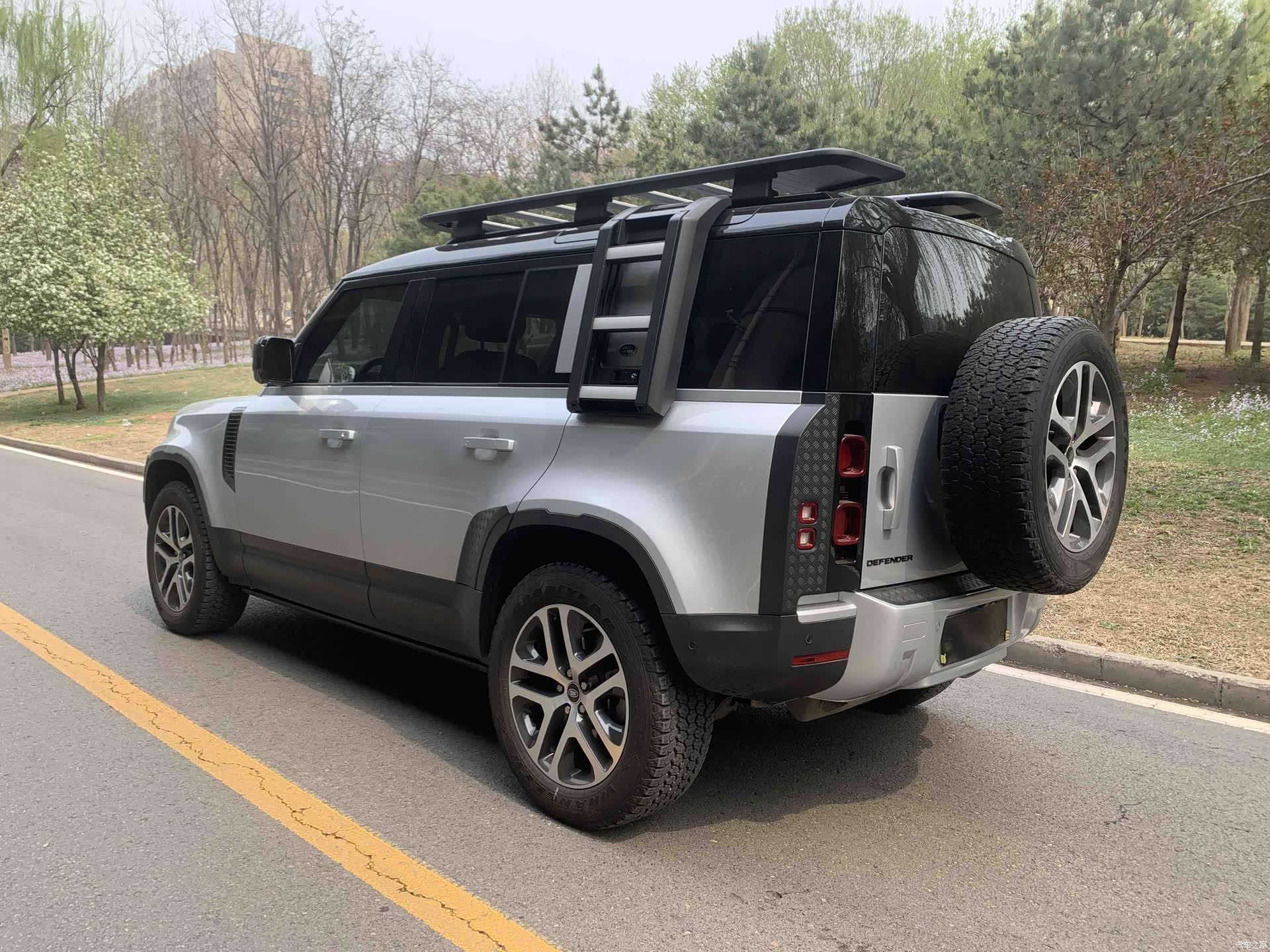 Land Rover Defender, 2022 все фото