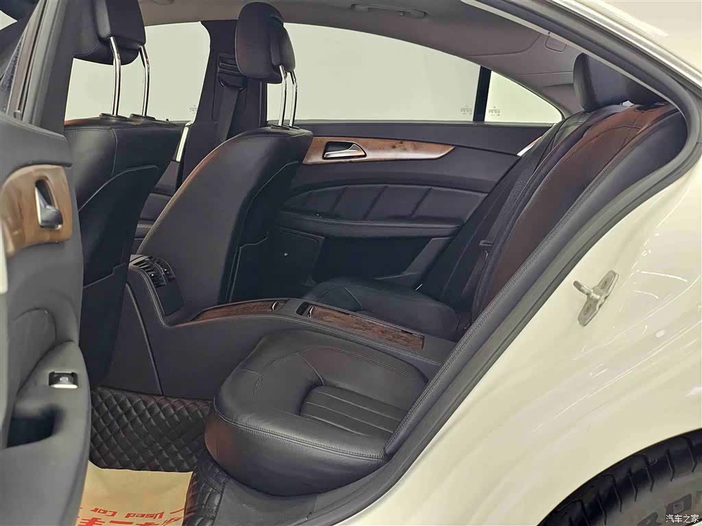 Mercedes-Benz CLS, 2015 6