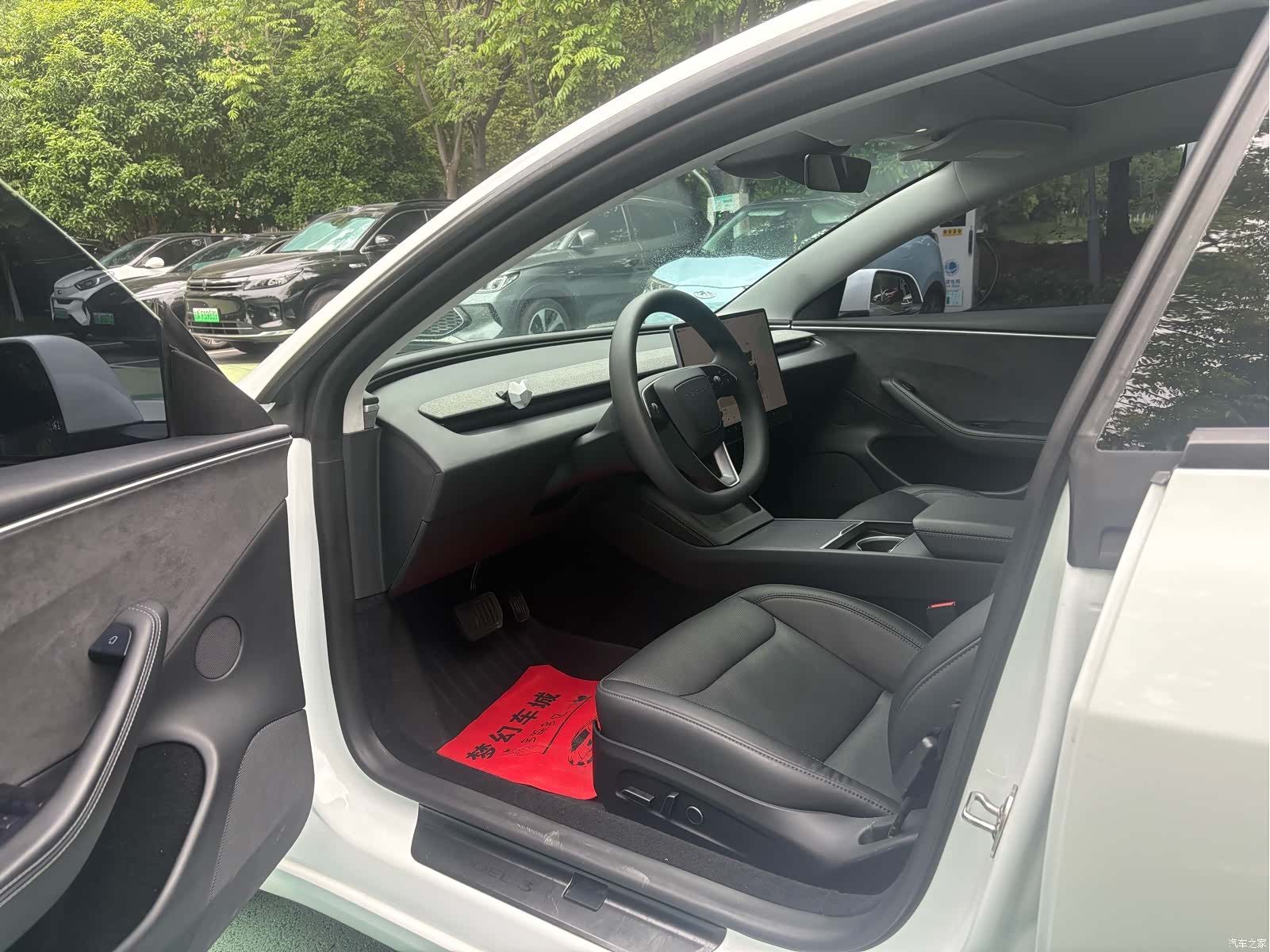 Tesla Model 3, 2023 4