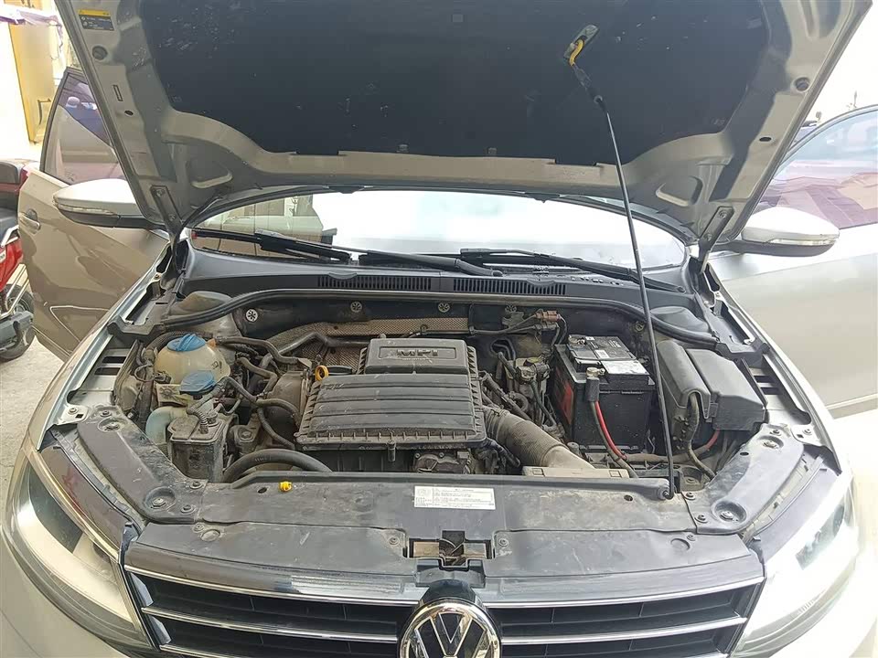 Volkswagen Sagitar