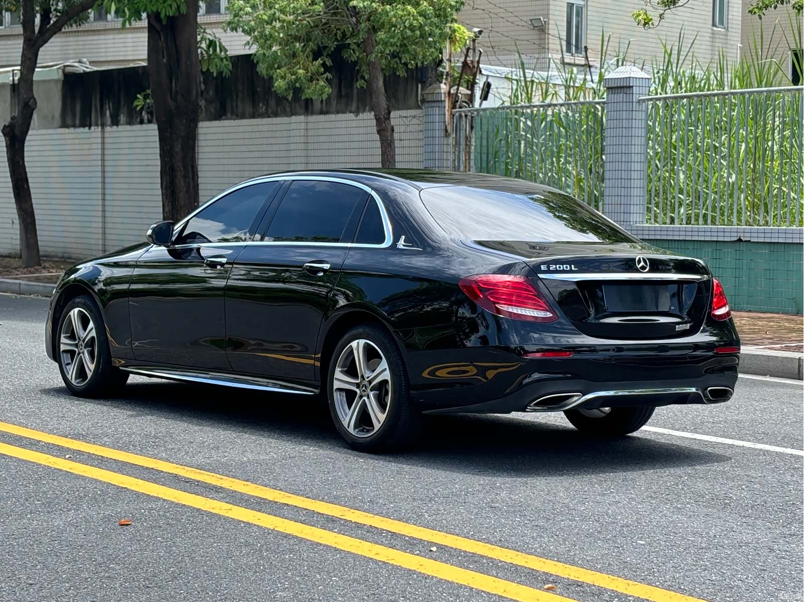 Mercedes-Benz E-Class, 2019 4