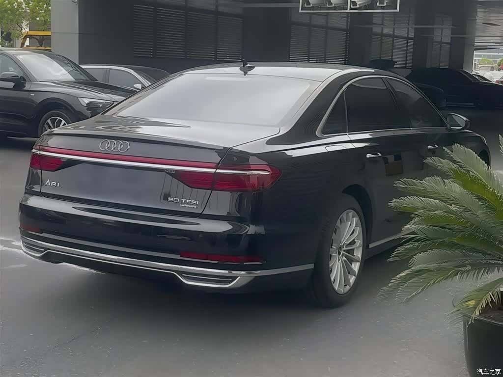 Audi A8L, 2021 все фото