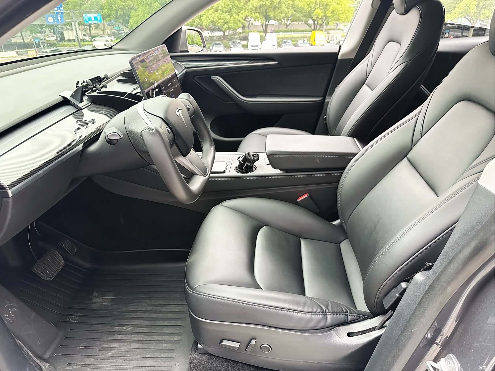 Tesla Model Y, 2021 10