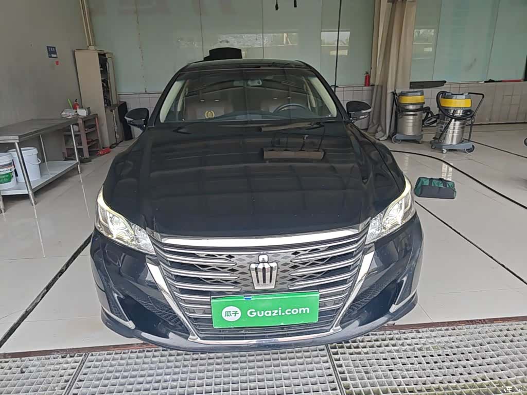 Toyota Crown, 2016 3