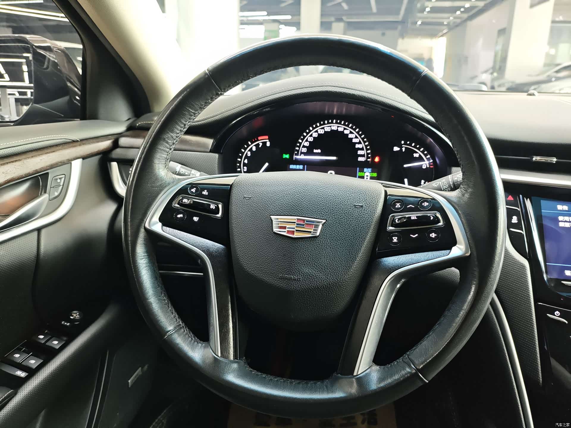Cadillac XTS, 2019 13