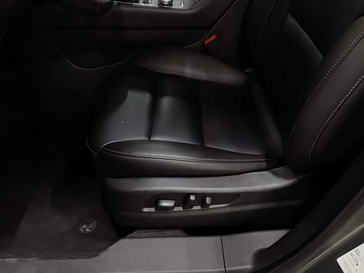 Cadillac XT4 2018 28T liang qu Люкс