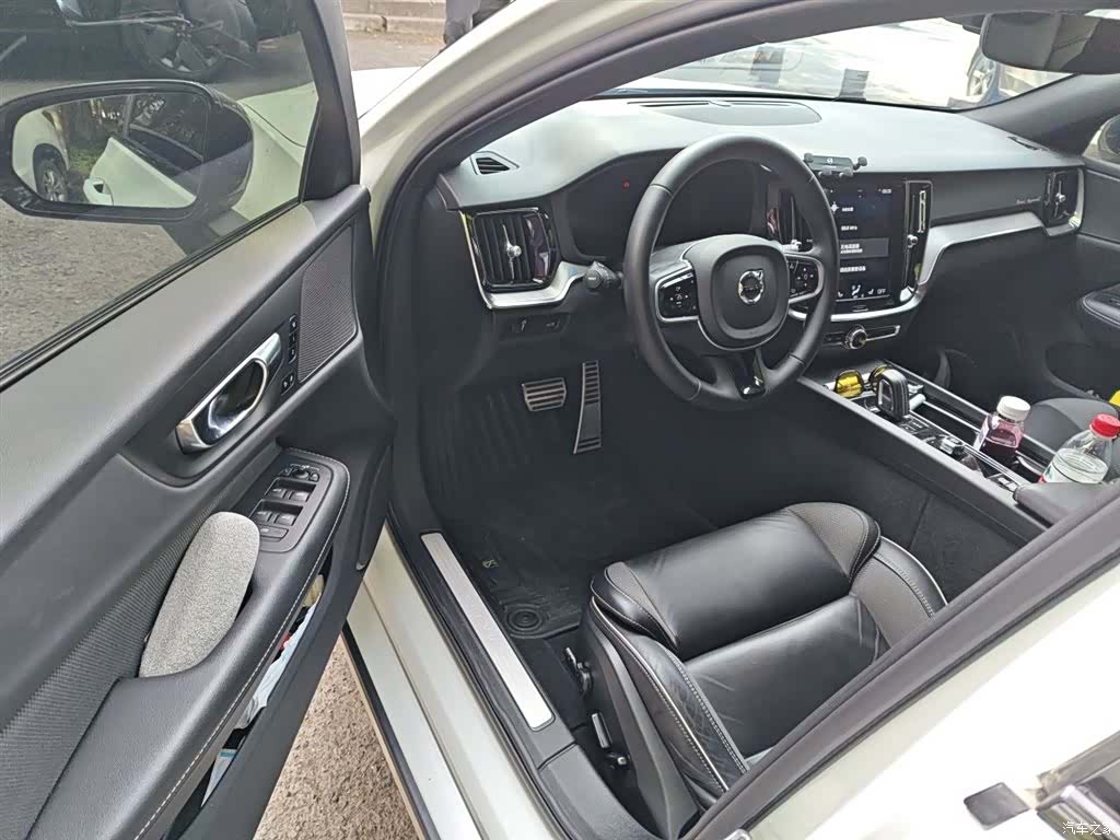 Volvo V60, 2022 14