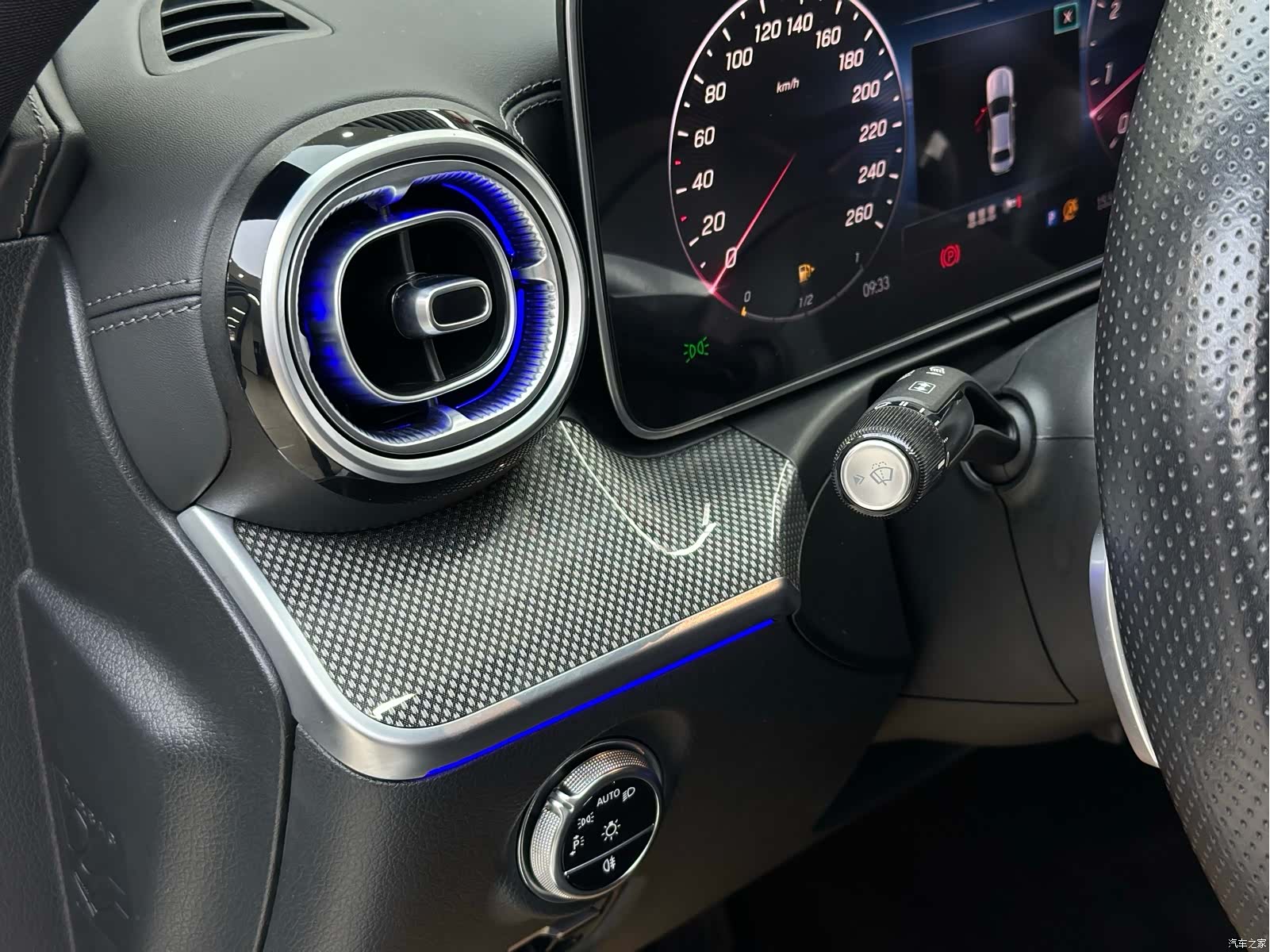 Mercedes-Benz C-Class, 2024 20