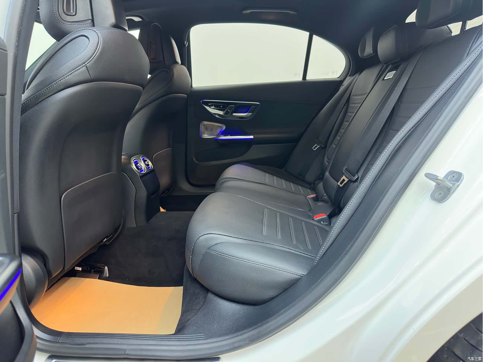 Mercedes-Benz C-Class, 2024 9