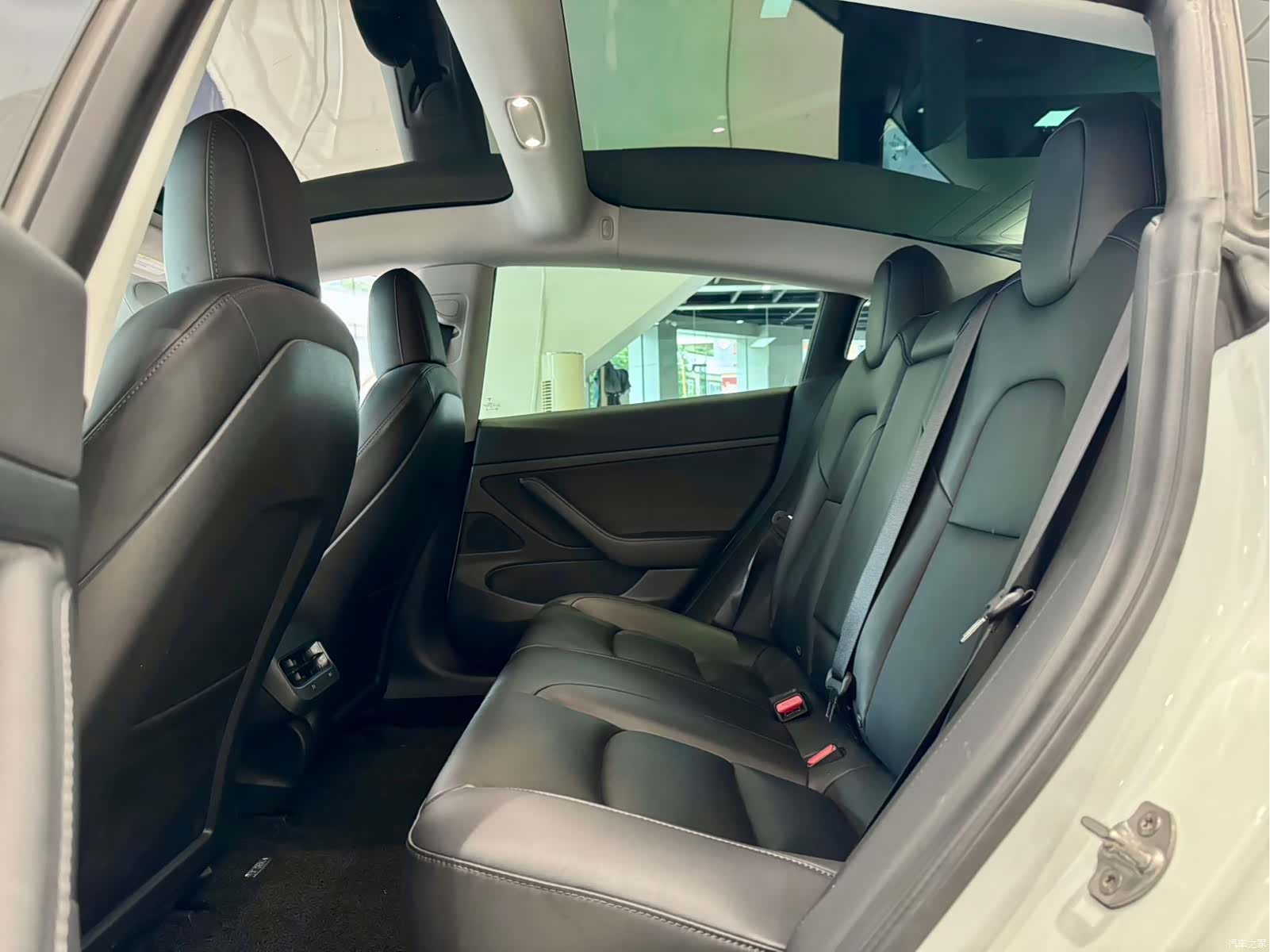 Tesla Model 3, 2020 16