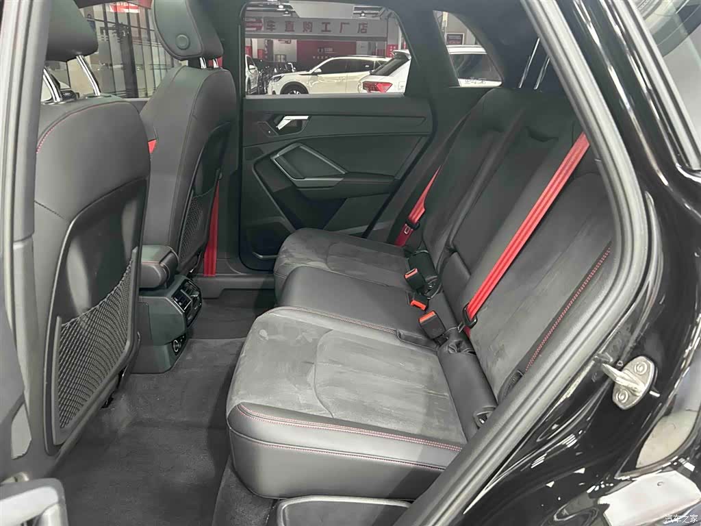Audi Q3, 2023 14