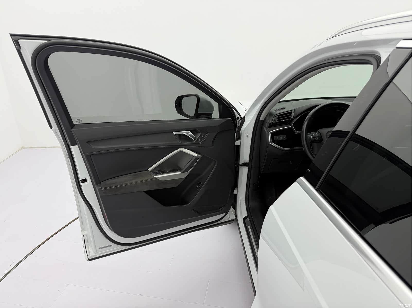 Audi Q3, 2022 13