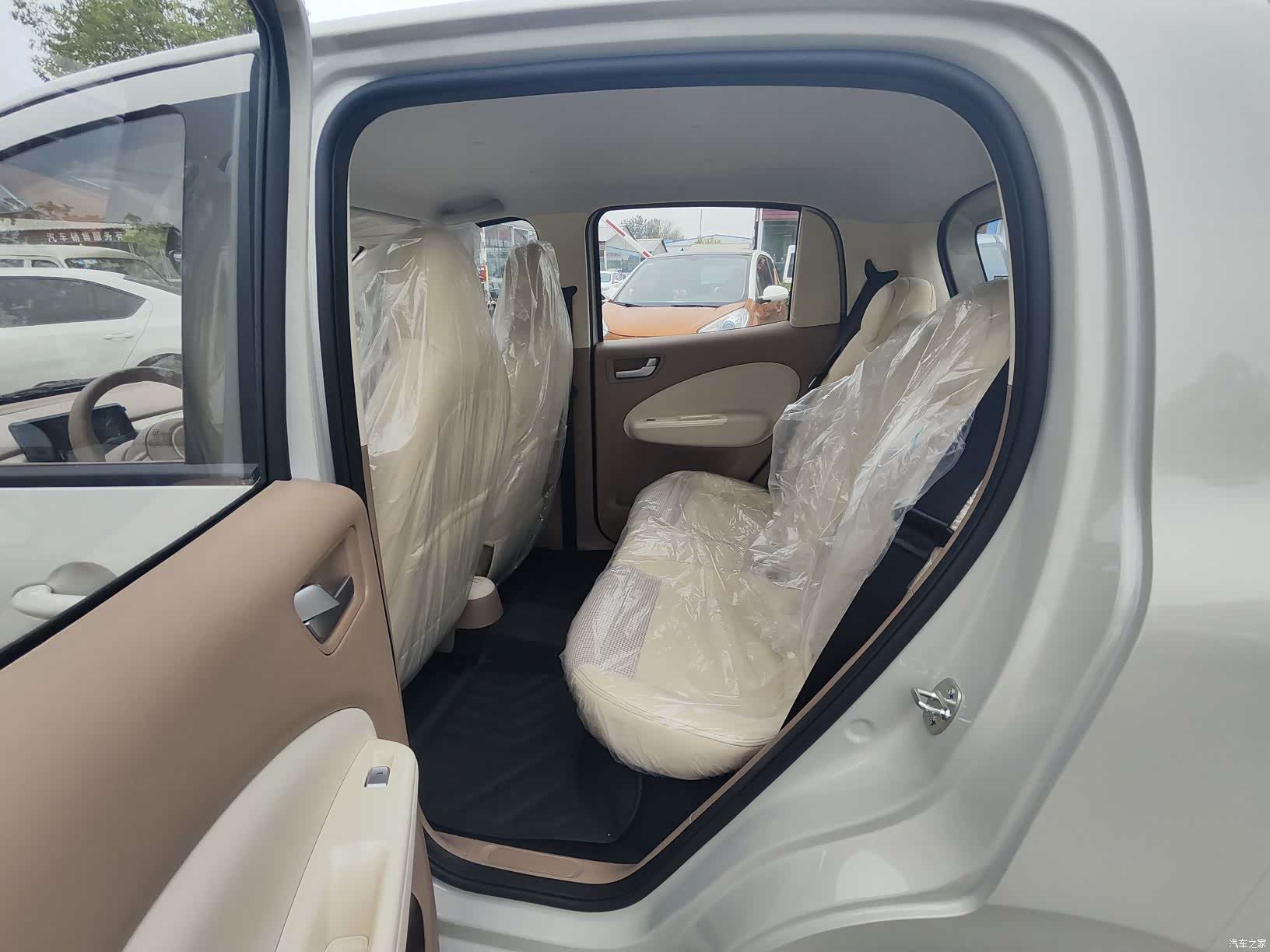 Wuling MINIEV, 2026 11