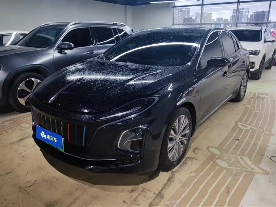 Hongqi E-QM5