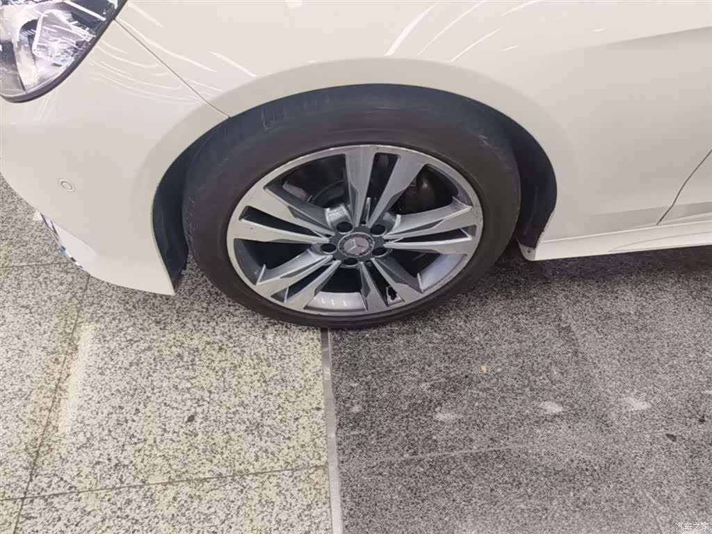 Mercedes-Benz E-Class, 2015 23
