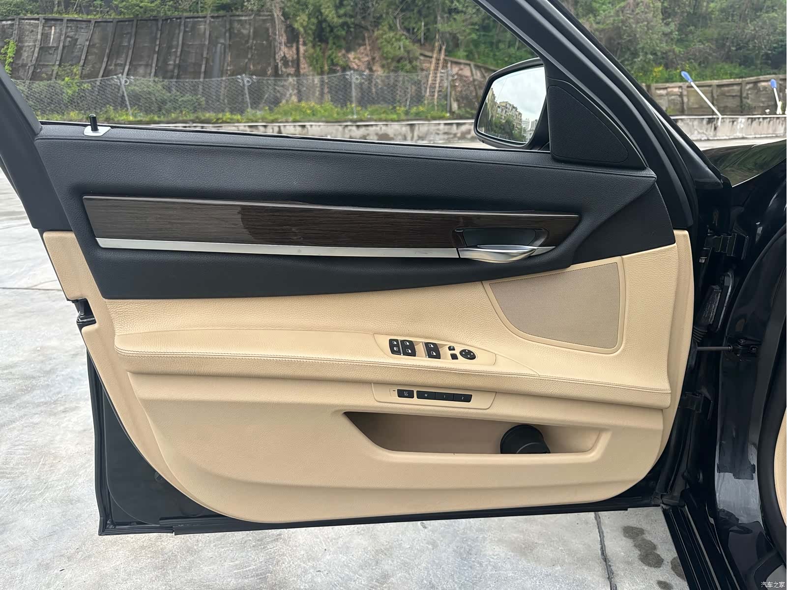 BMW 7 Series, 2011 11