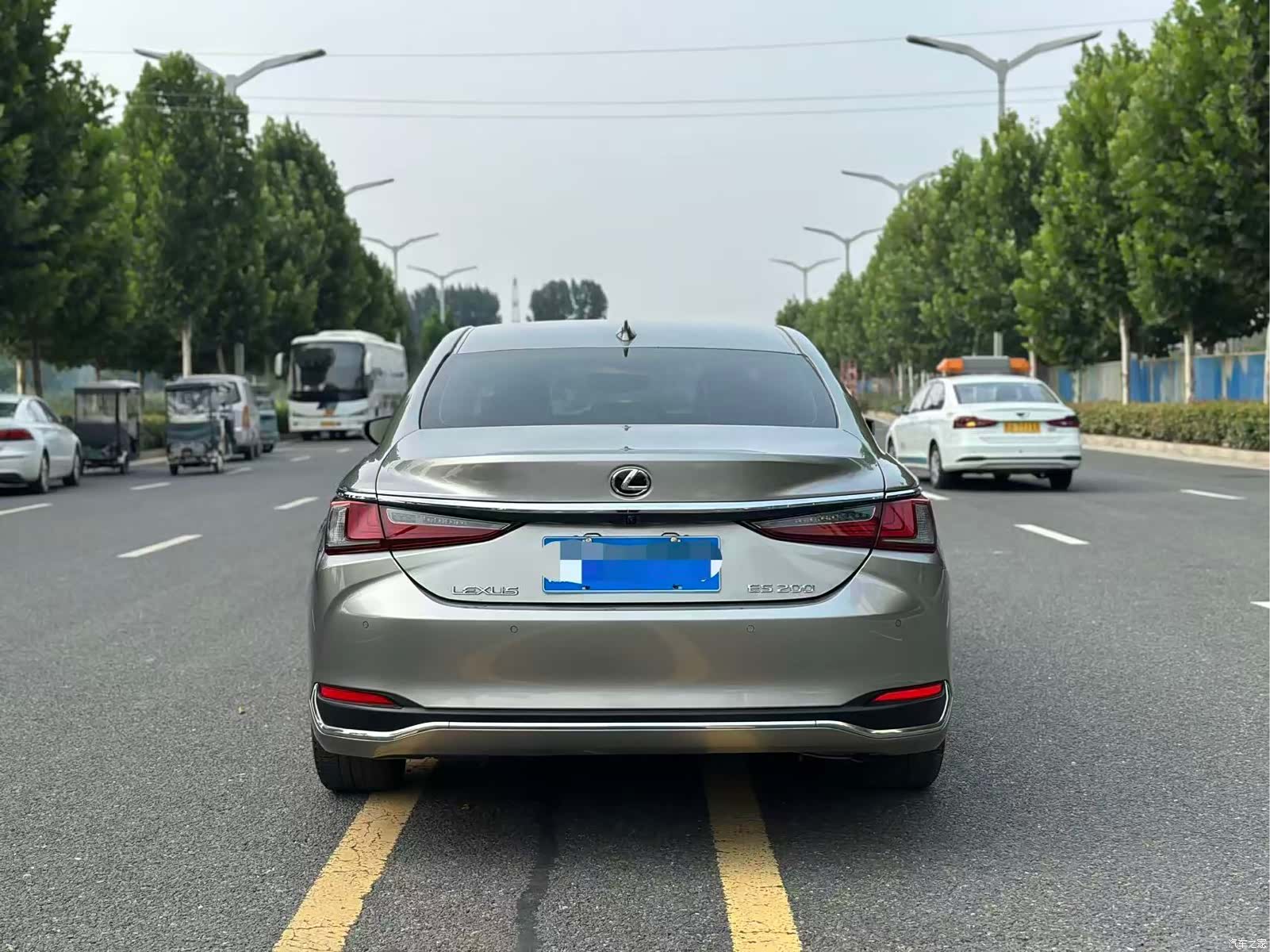 Lexus ES, 2022 9