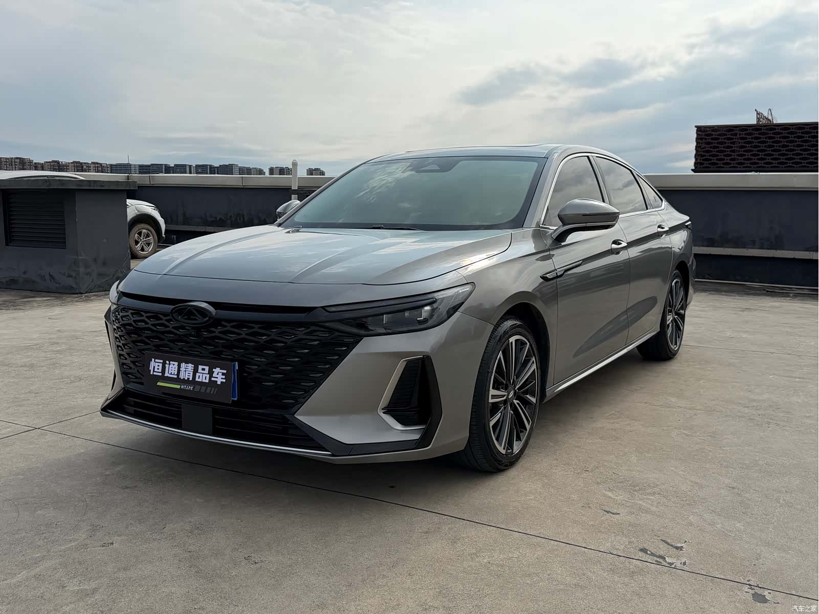 Chery Arrizo 8