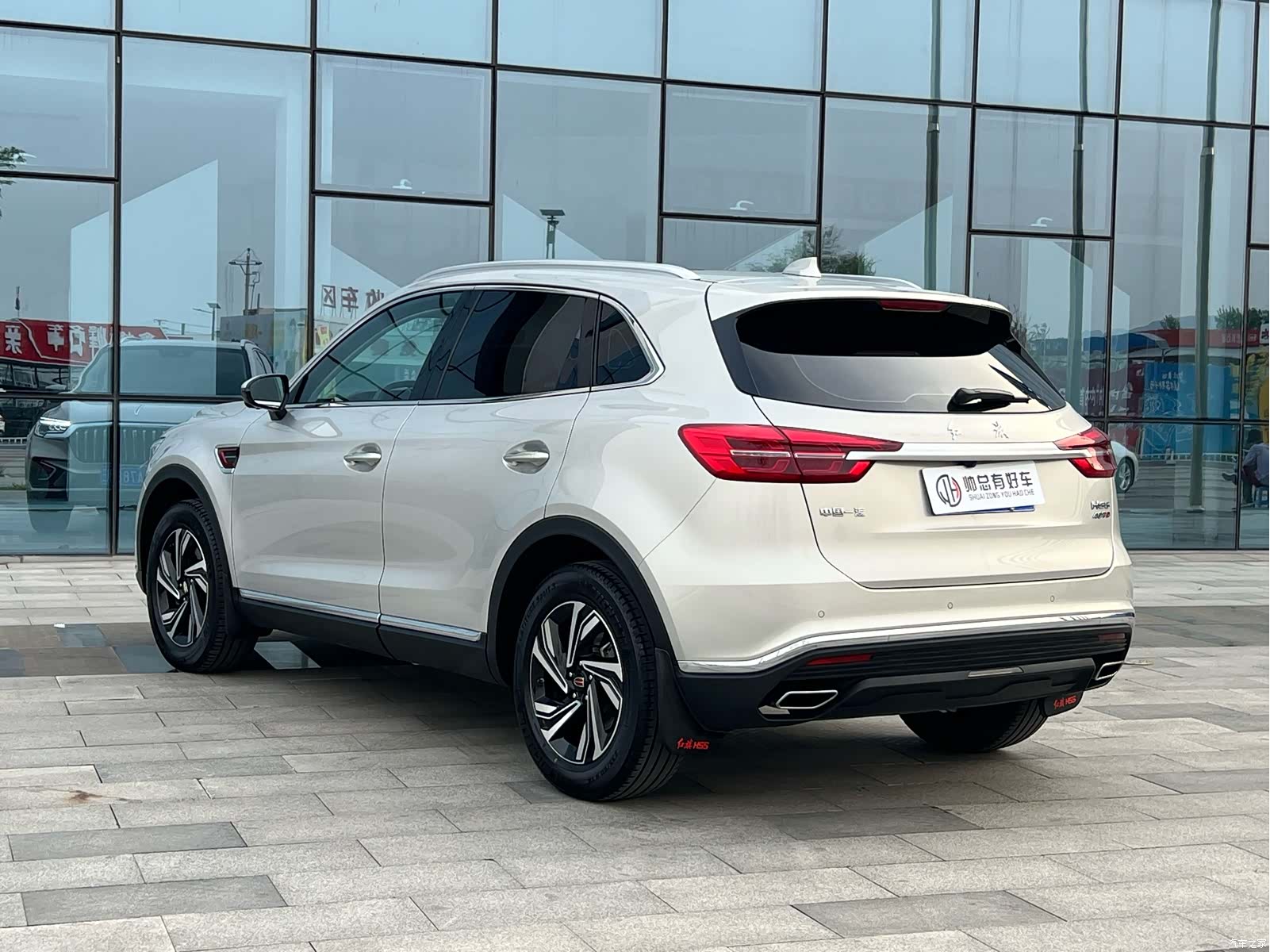 Hongqi HS5, 2022 4