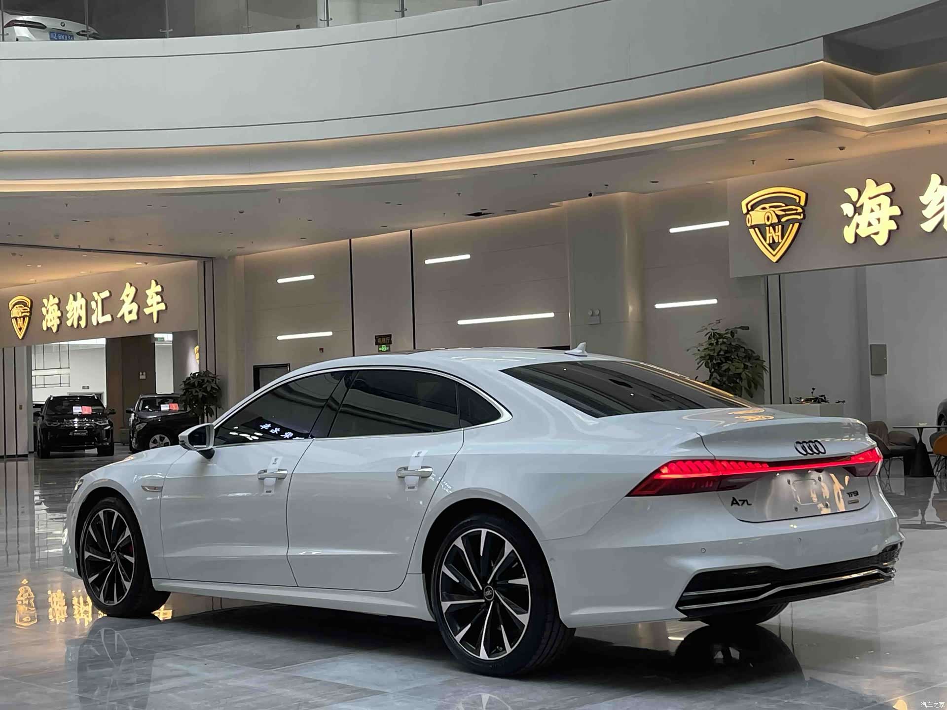 Audi A7L, 2023 все фото