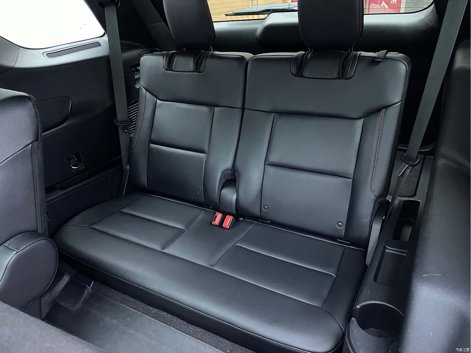 Ford Explorer, 2020 12