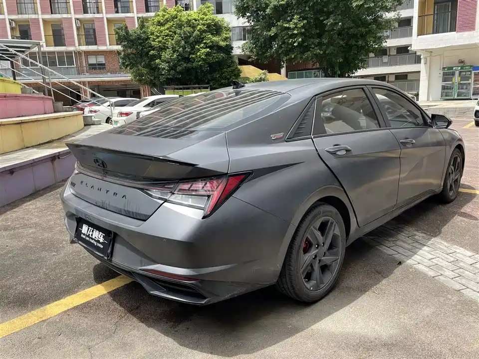 Hyundai Elantra