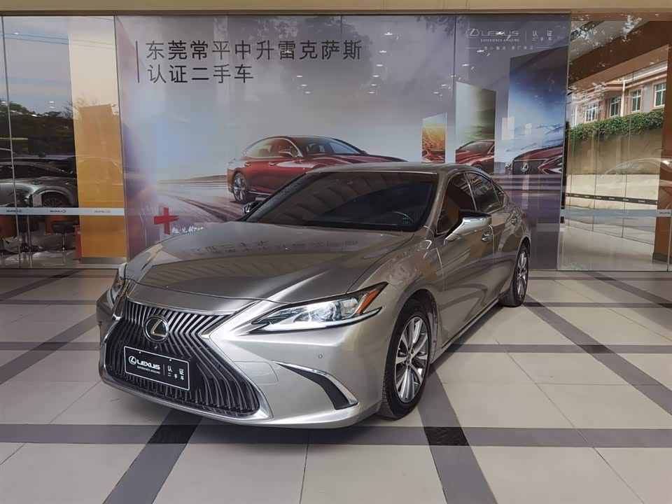 Lexus ES