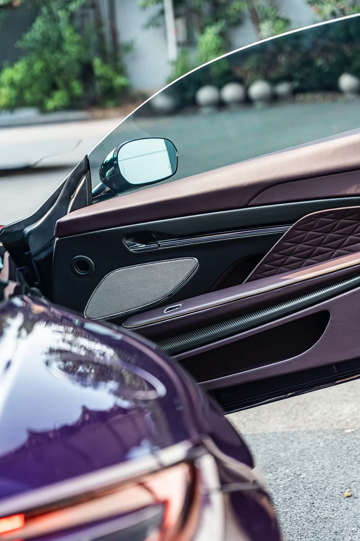 Aston Martin DB12, 2024 8