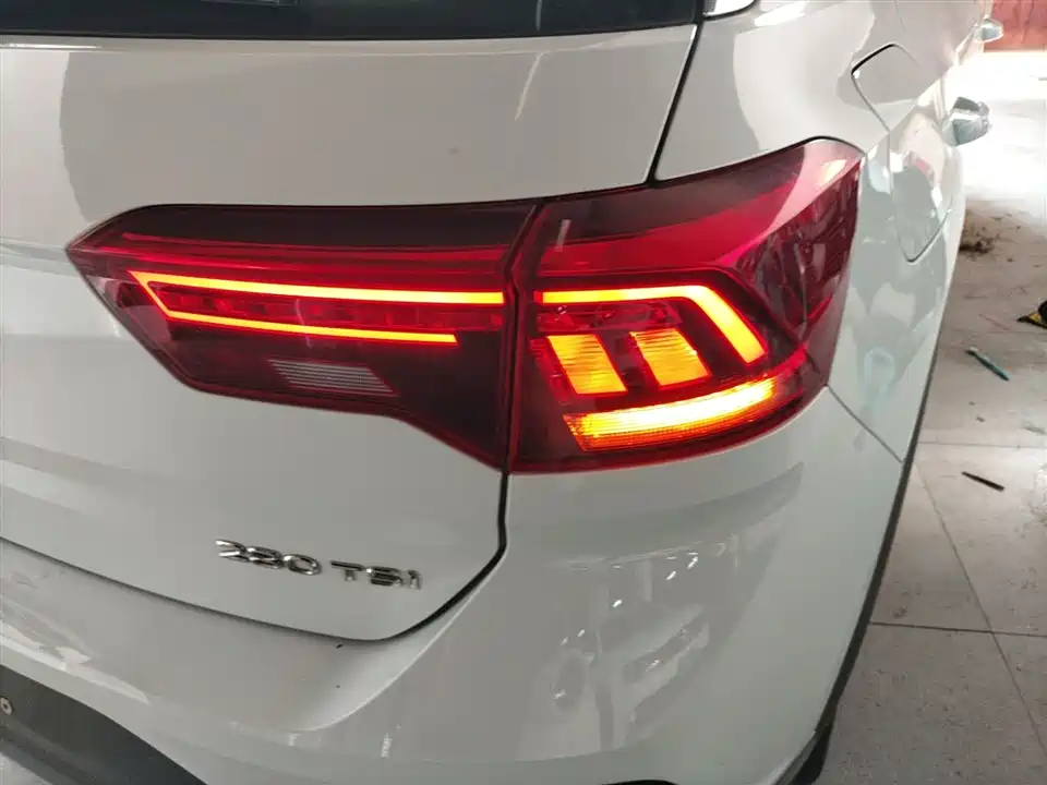 Volkswagen T-ROC exploring Songs