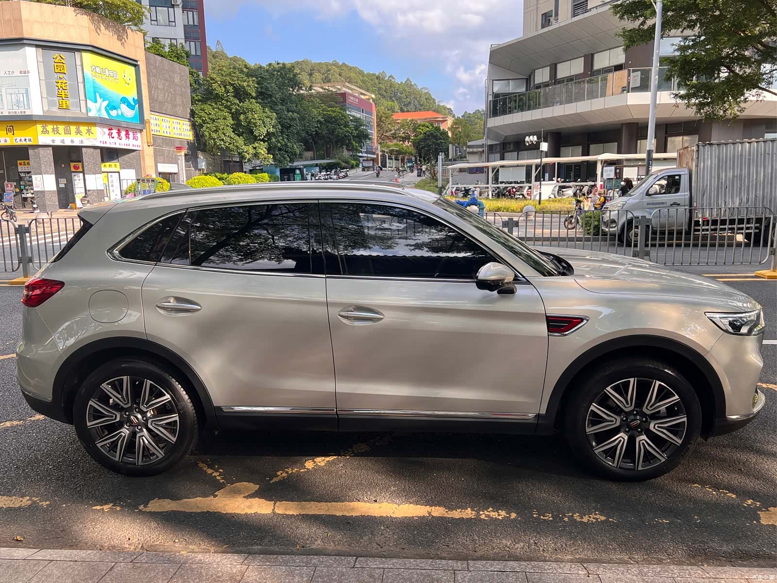 Hongqi HS5, 2022 все фото