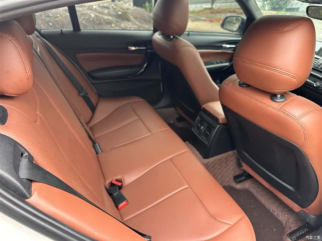 BMW 1 Series, 2012 9