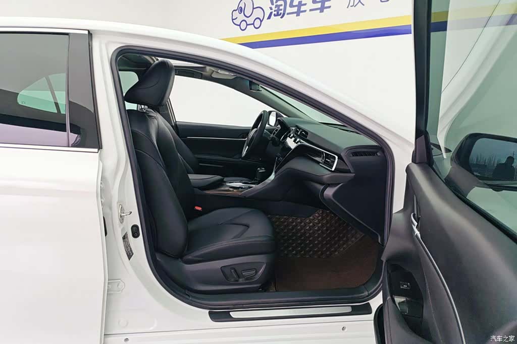 Toyota Camry, 2021 8