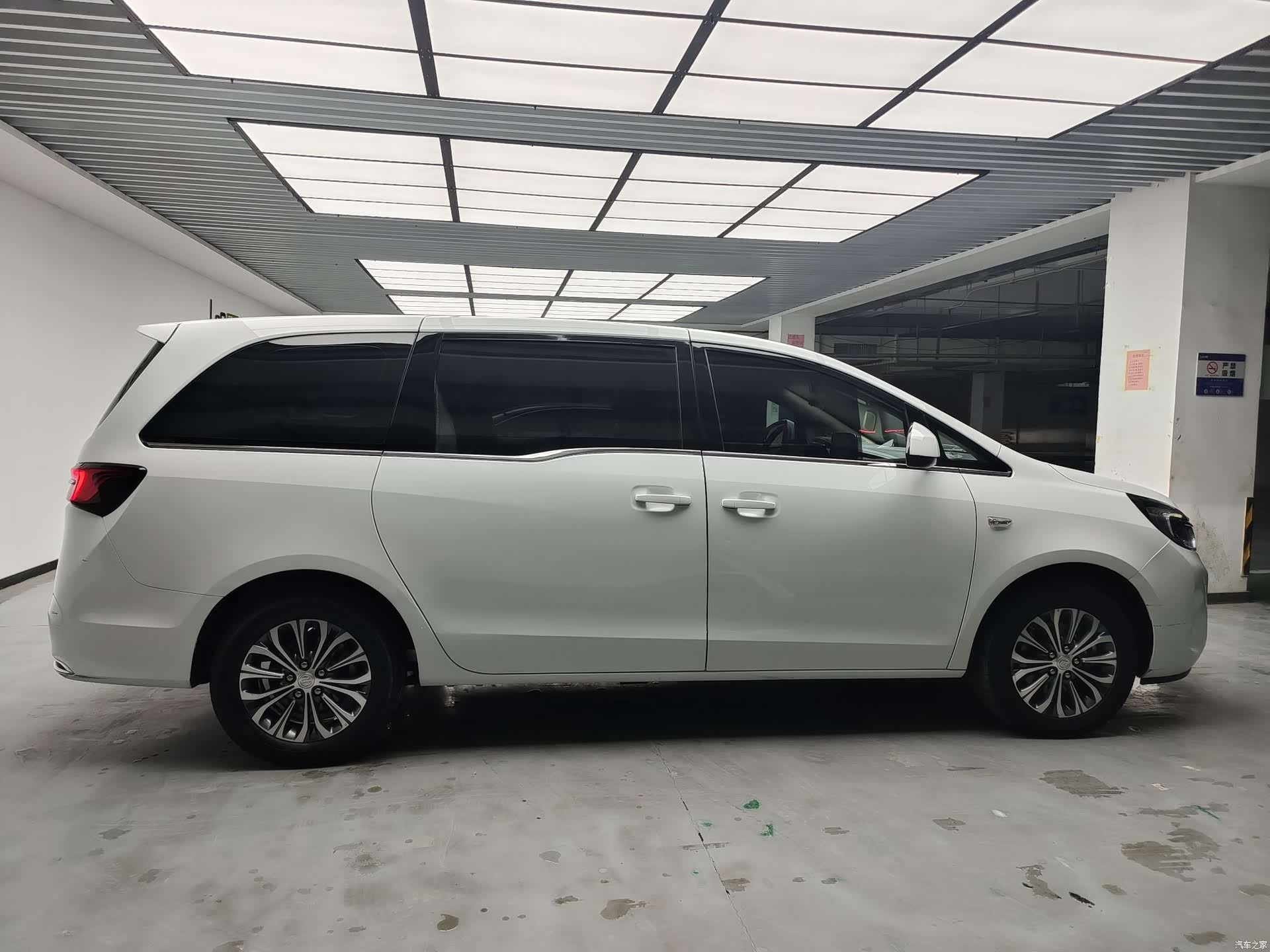 Buick GL8, 2022 13