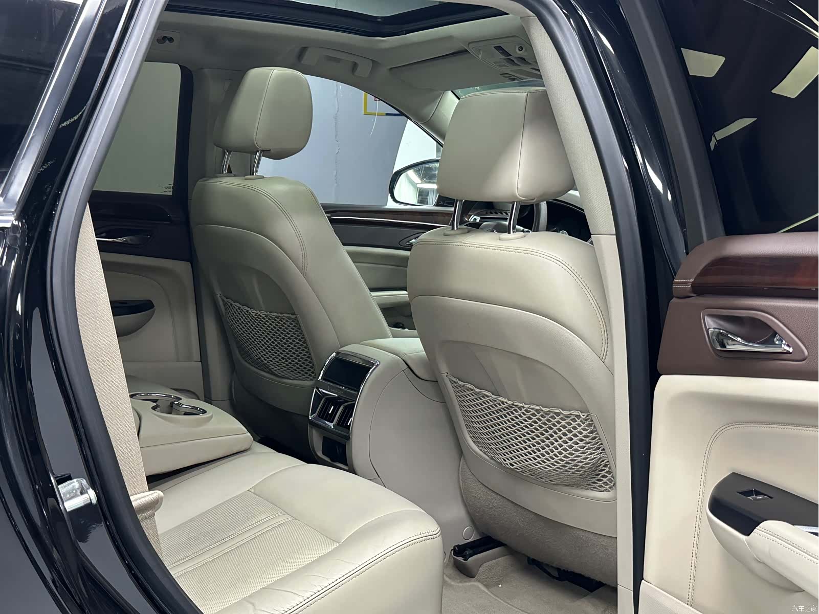 Cadillac SRX, 2016 10
