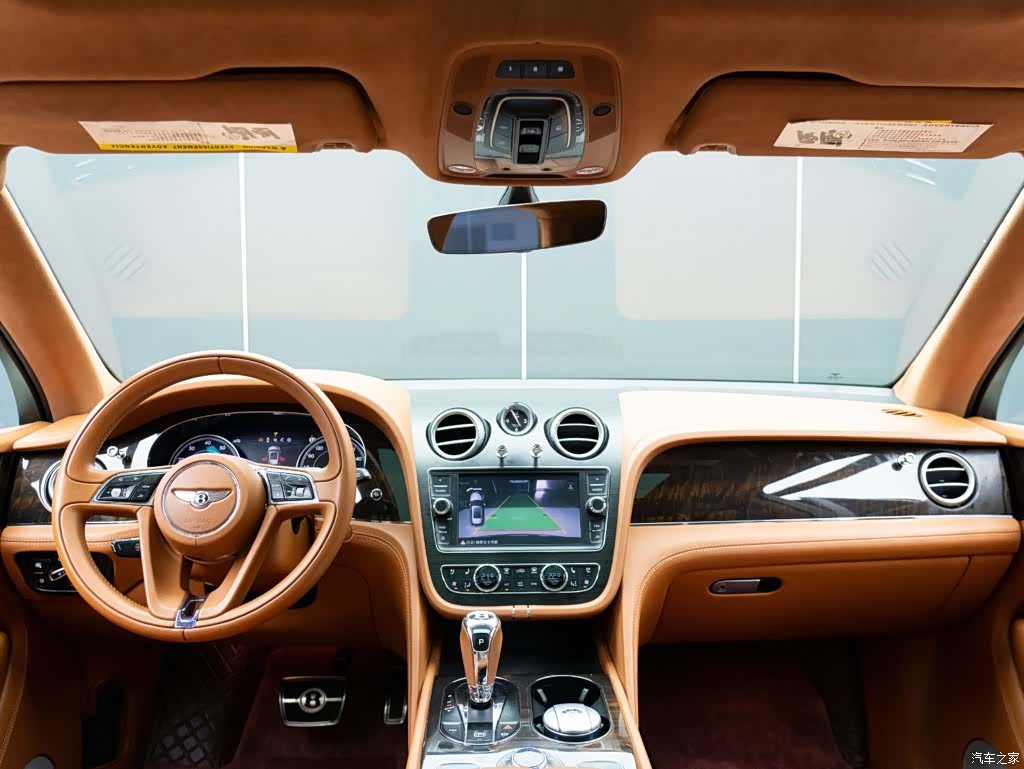 Bentley Bentayga, 2019 14