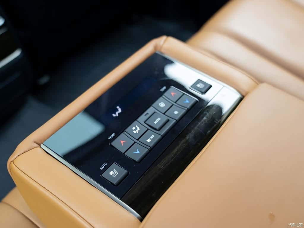 Lexus LX, 2022 15