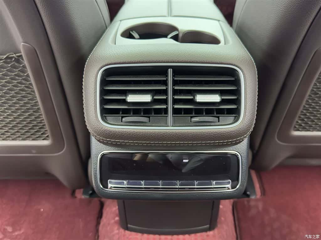 Mercedes-Benz GLS, 2023 14