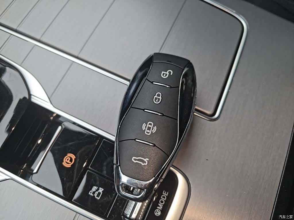 Hongqi HS7, 2024 9