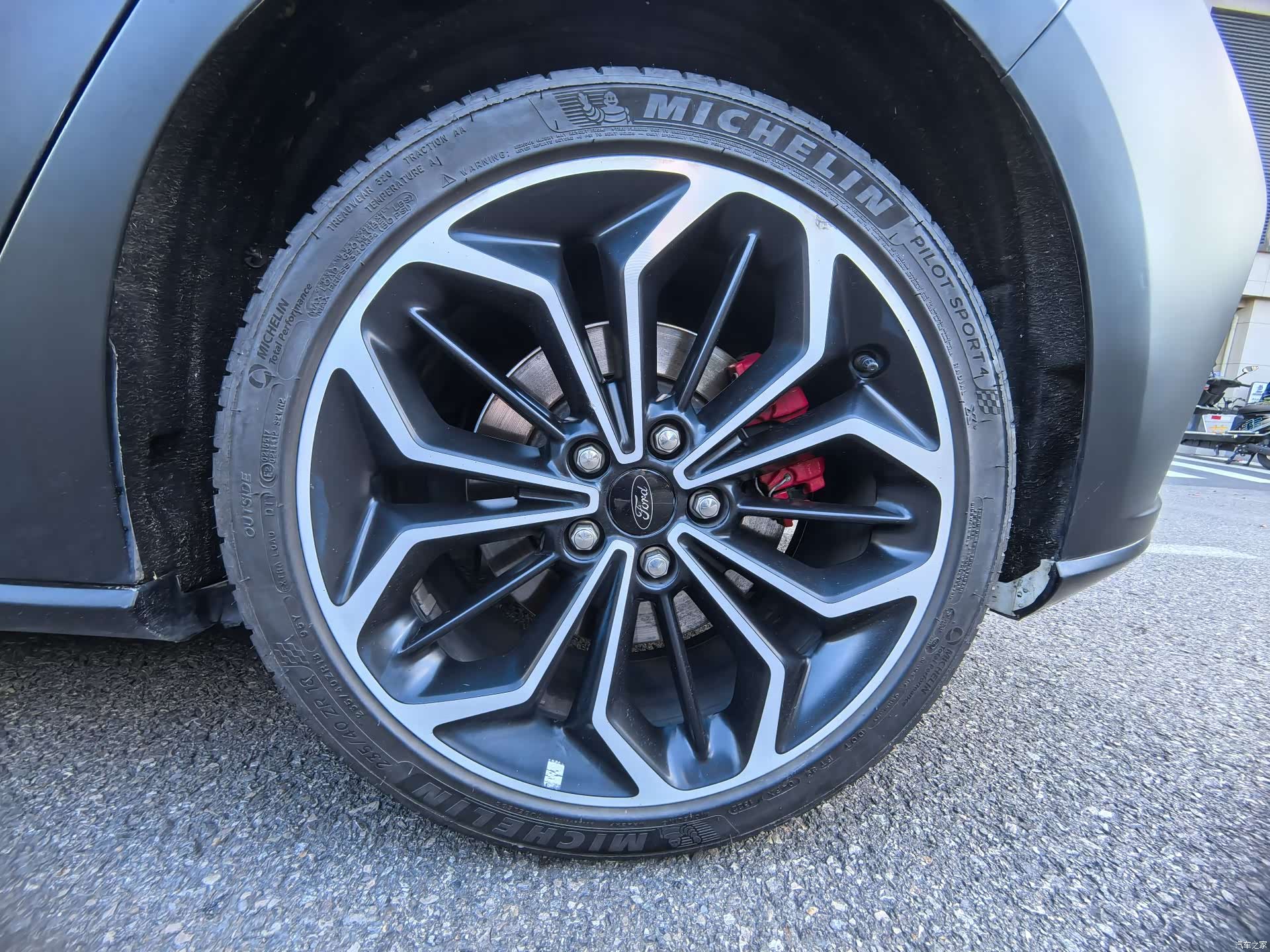 Ford Focus, 2019 13