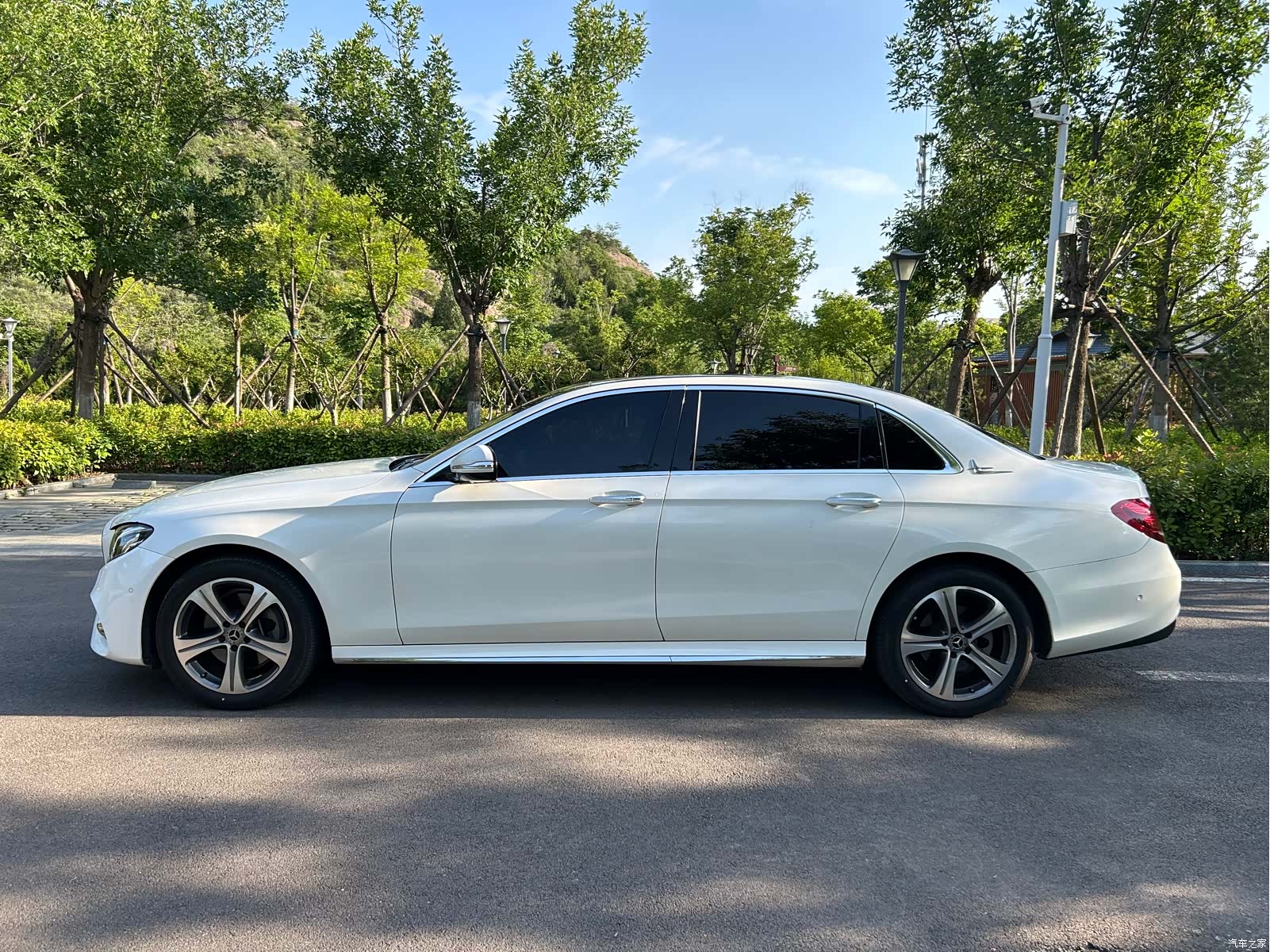 Mercedes-Benz E-Class, 2019 4