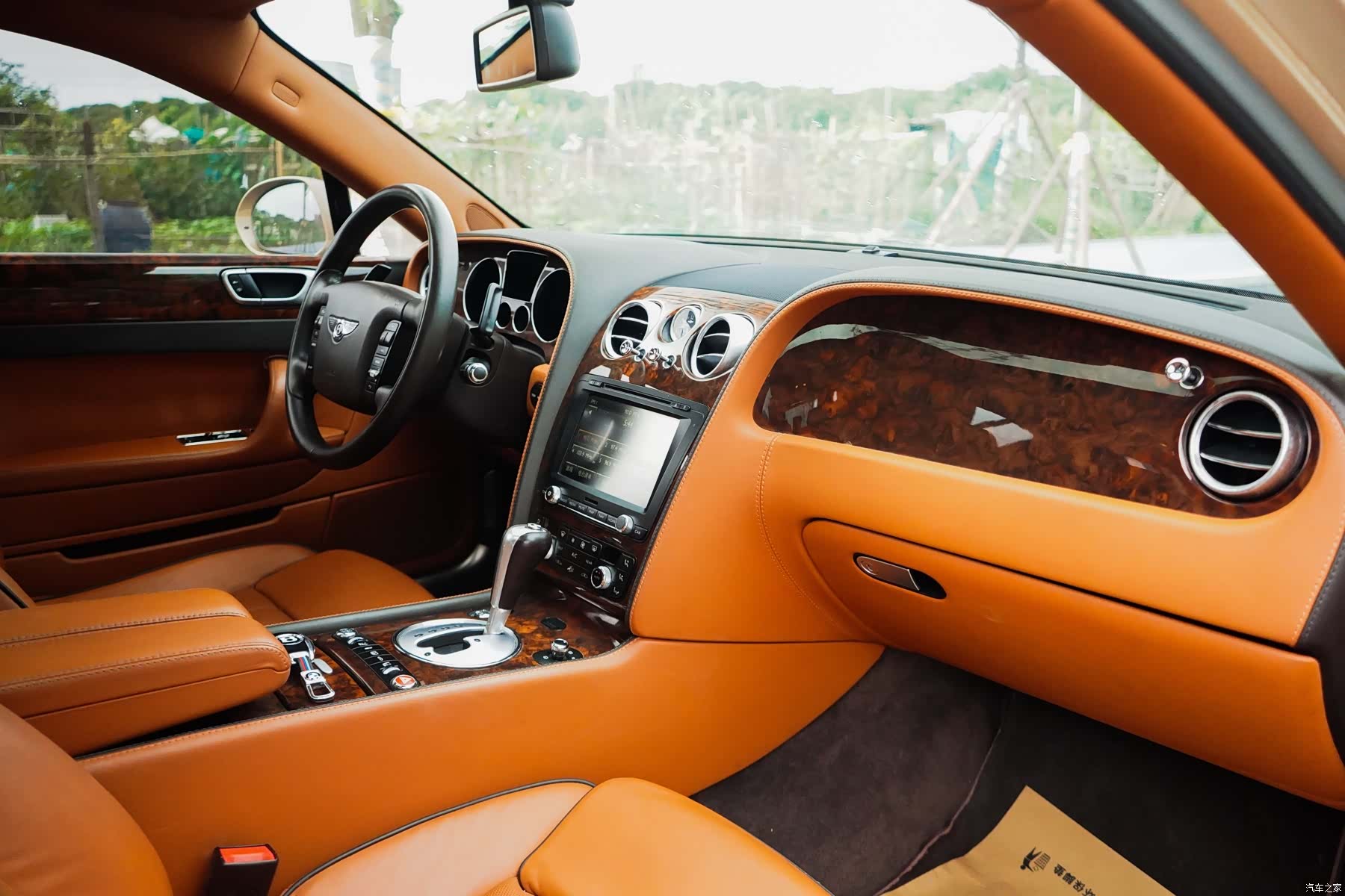 Bentley Flying Spur, 2013 25