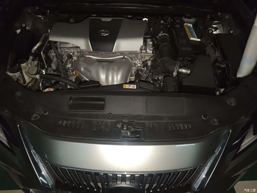 Lexus ES, 2019 11
