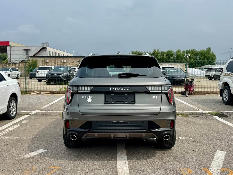 Lynk & Co 01